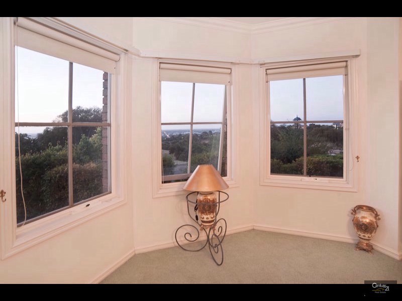 1 Waterview Crescent, Gulfview Heights SA 5096