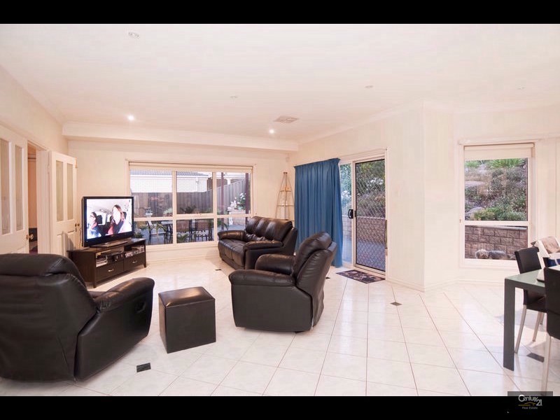 1 Waterview Crescent, Gulfview Heights SA 5096