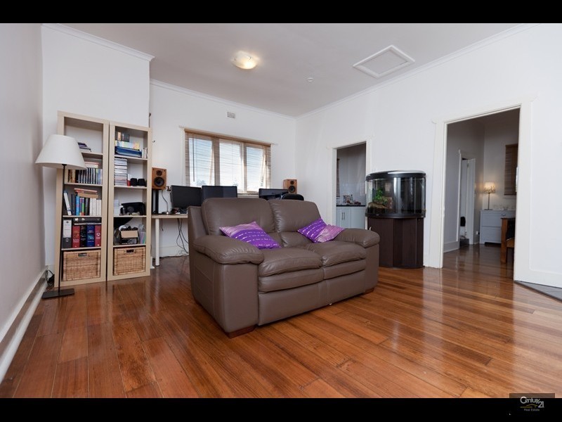 252 Seaview Rd, Henley Beach SA 5022