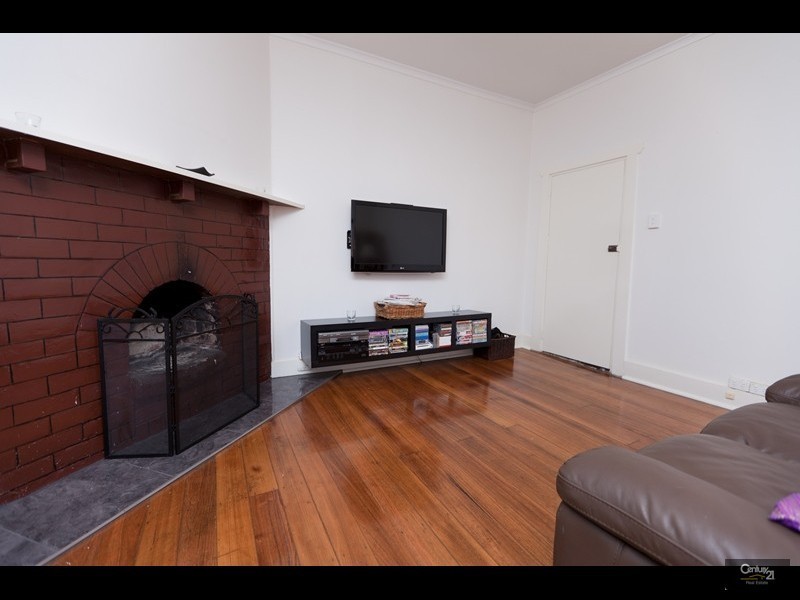 252 Seaview Rd, Henley Beach SA 5022