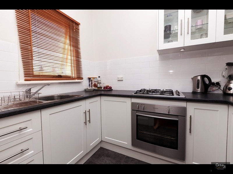 252 Seaview Rd, Henley Beach SA 5022