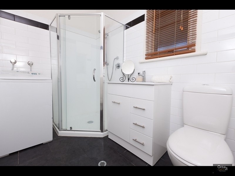 252 Seaview Rd, Henley Beach SA 5022