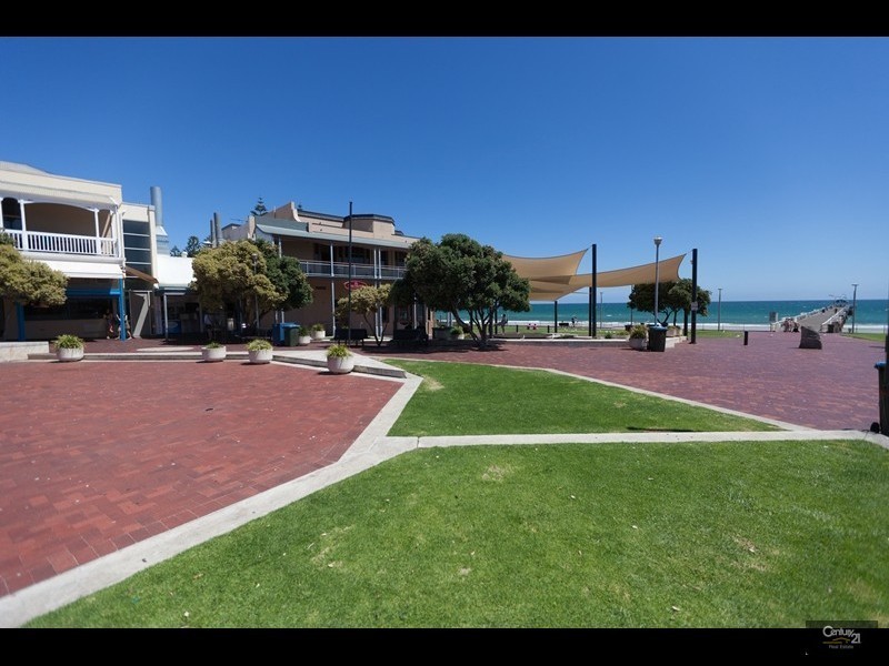 252 Seaview Rd, Henley Beach SA 5022