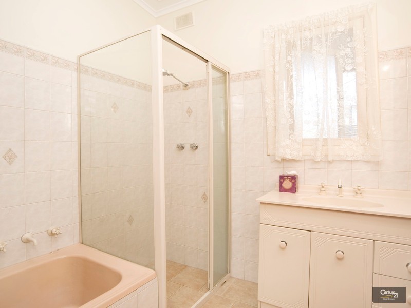 11 Kings Road, Salisbury Downs SA 5108