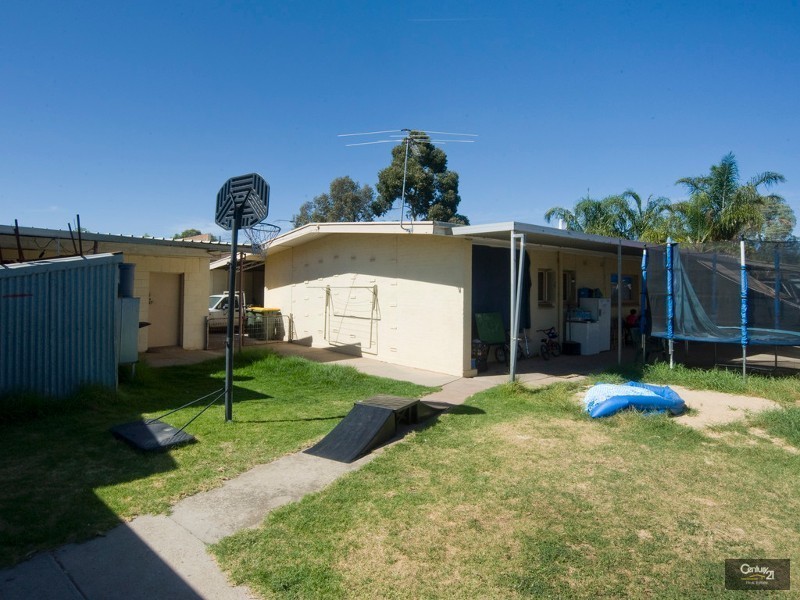 11 Kings Road, Salisbury Downs SA 5108