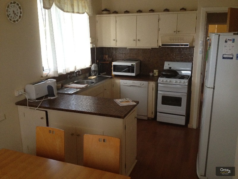 8 Pearson St, Clarence Gardens SA 5039