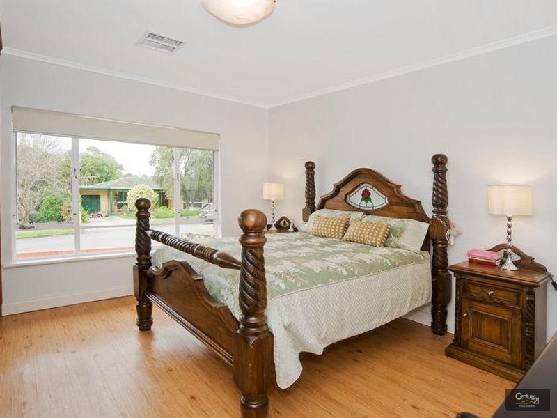 25 Greenbank Rd, Athelstone SA 5076