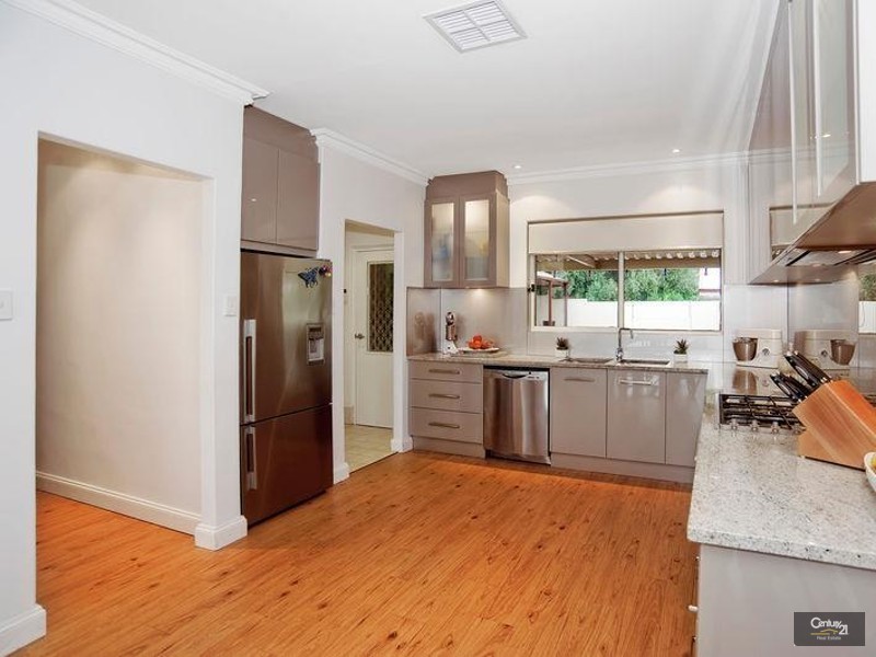 25 Greenbank Rd, Athelstone SA 5076