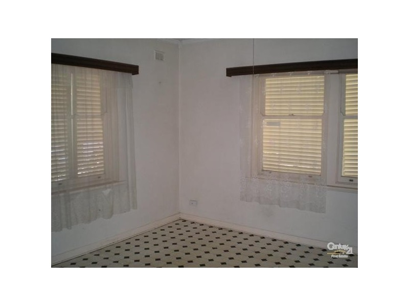 8 Findon Ave, Seaton SA 5023