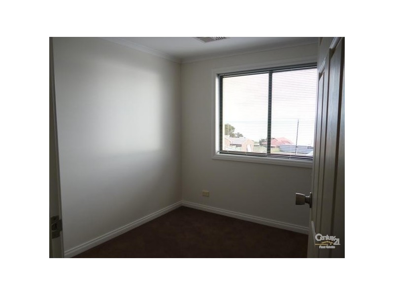 2 St Vincent Close, Hallett Cove SA 5158