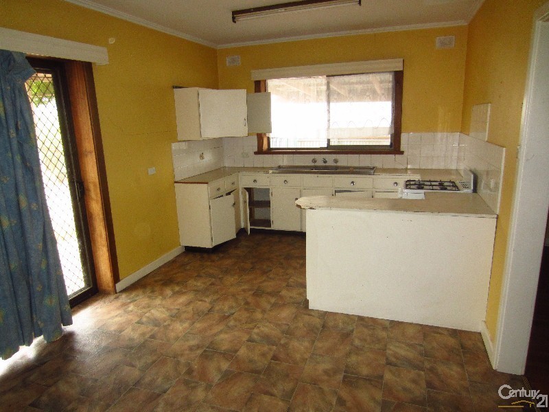 8 Angela Ave, Brahma Lodge SA 5109