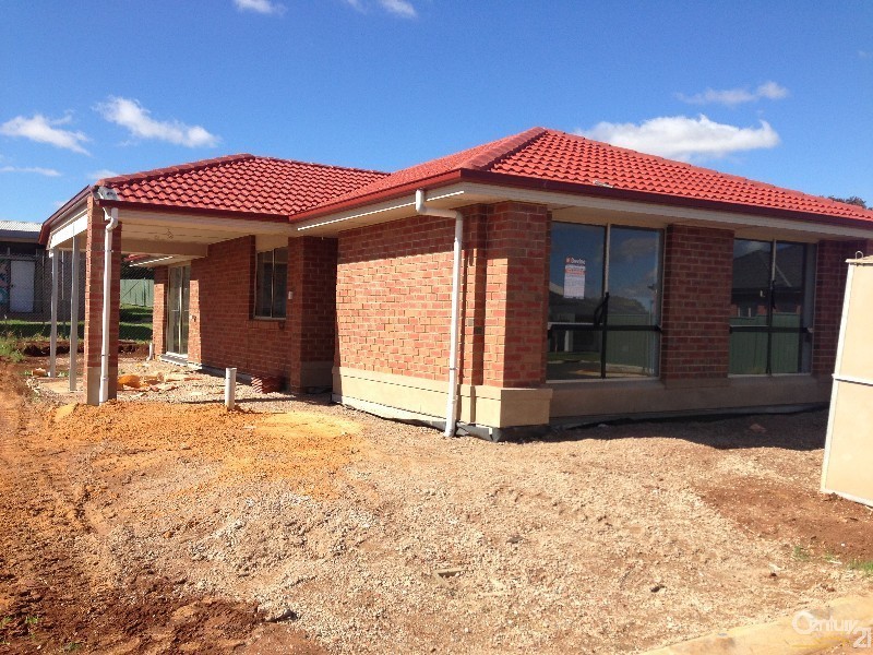 2 Grove Avenue, Elizabeth Park SA 5113