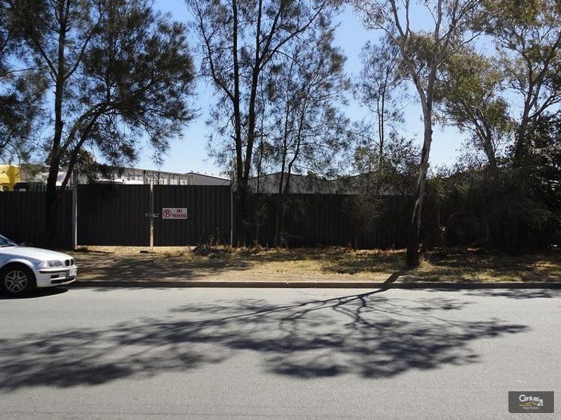 2 Plymouth Road, Wingfield SA 5013