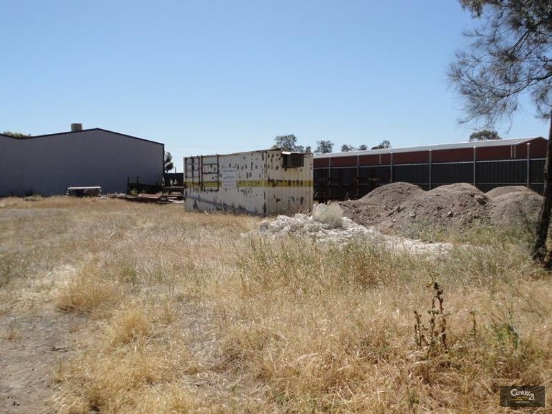 2 Plymouth Road, Wingfield SA 5013