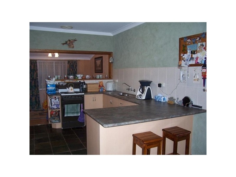 6 JOHNSON AVENUE, Stirling North SA 5710