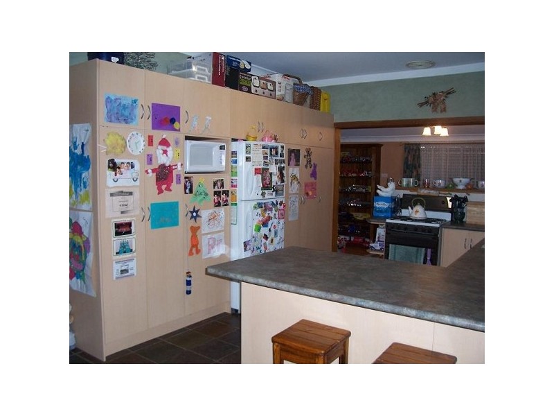 6 JOHNSON AVENUE, Stirling North SA 5710