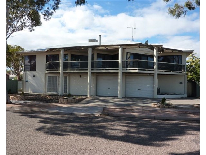 1 Raedel Court, Port Augusta West SA 5700