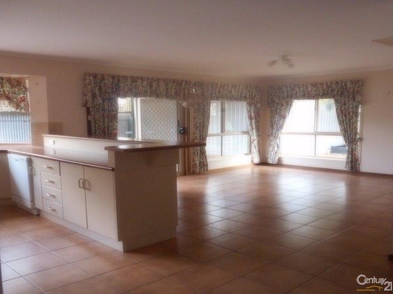 14 Raedel Court, Port Augusta West SA 5700