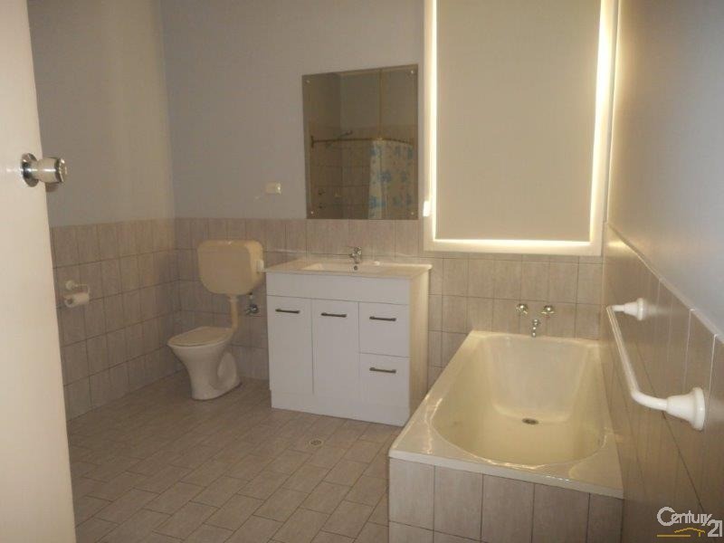 11 Loudon Road, Port Augusta West SA 5700