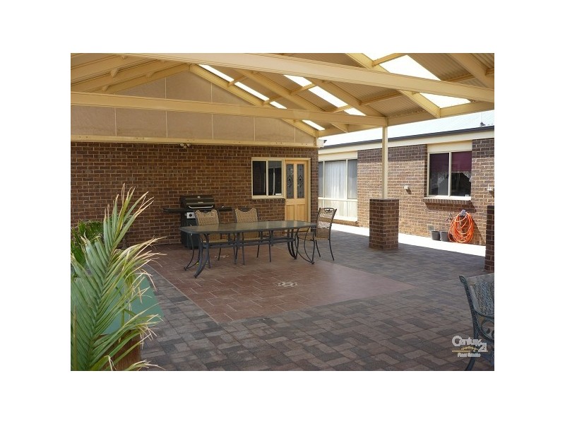 2 DUREGON STREET, Stirling North SA 5710