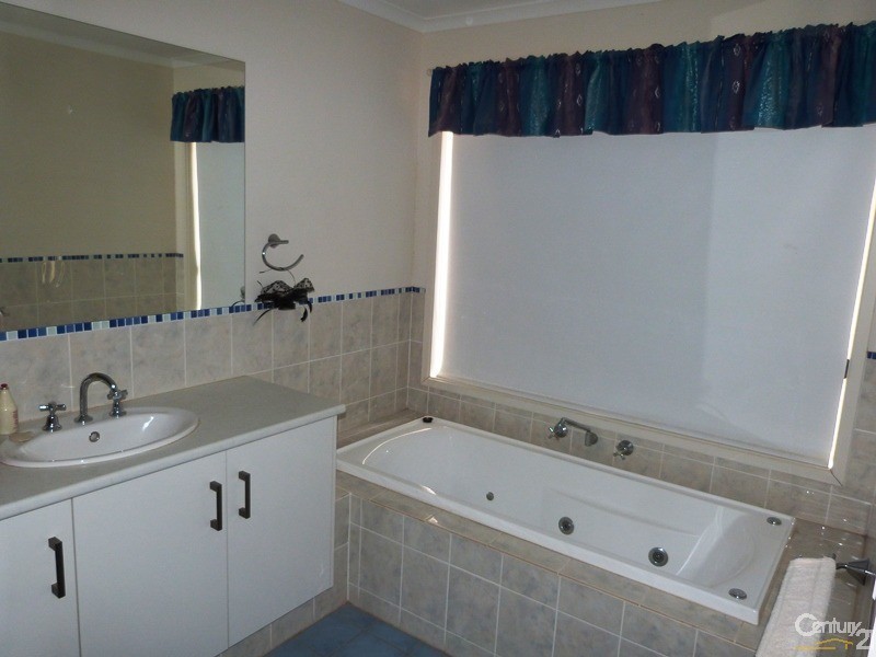 10 Bowman Road, Stirling North SA 5710