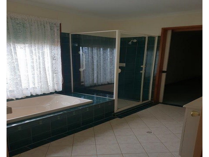 11 Margaret Avenue, Stirling North SA 5710