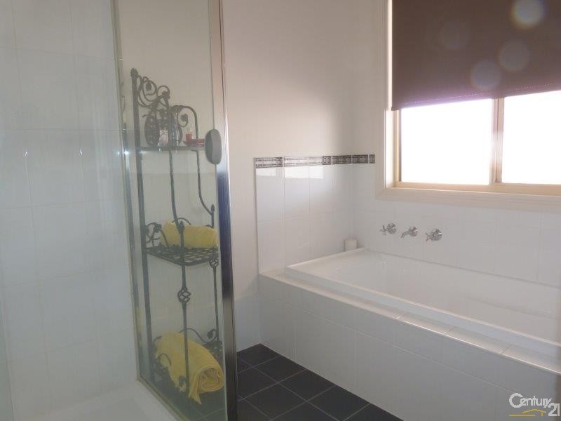 1 Jane Street, Stirling North SA 5710