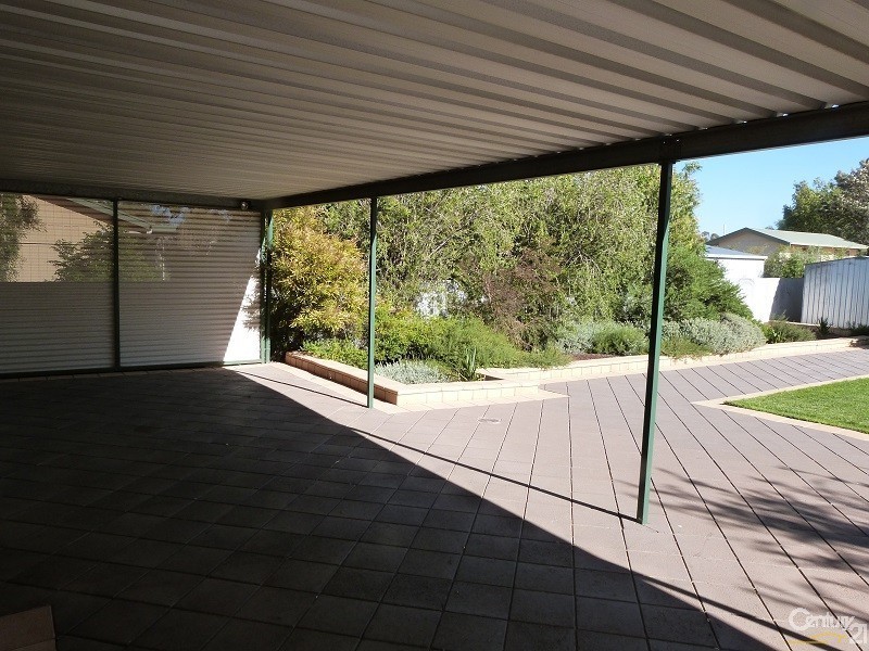 11 Nestor Street, Stirling North SA 5710