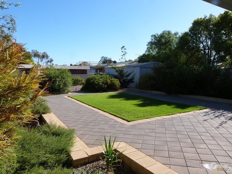 11 Nestor Street, Stirling North SA 5710