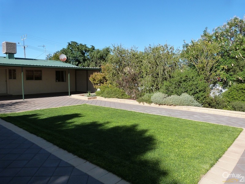 11 Nestor Street, Stirling North SA 5710