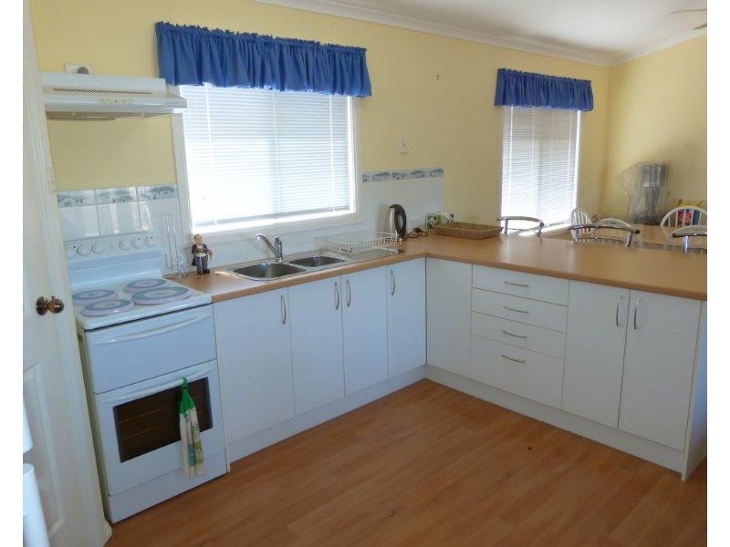 4 Pool Crescent, Miranda SA 5700