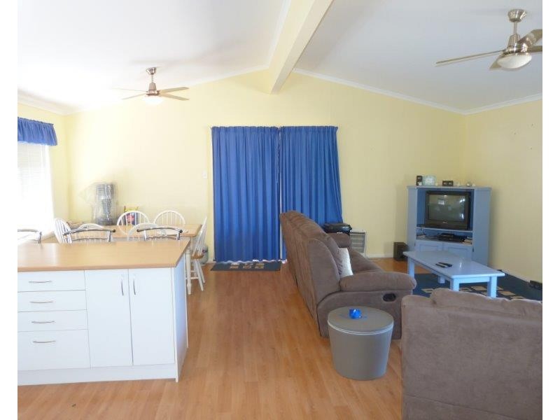 4 Pool Crescent, Miranda SA 5700