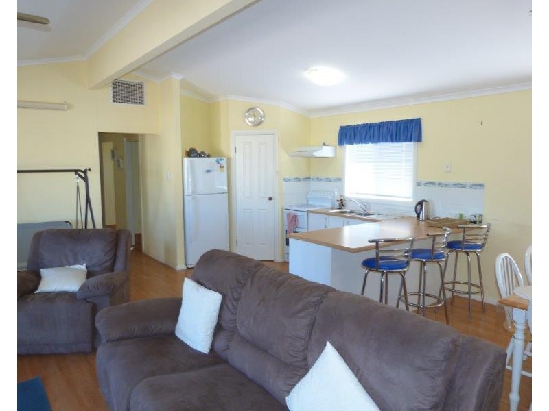 4 Pool Crescent, Miranda SA 5700