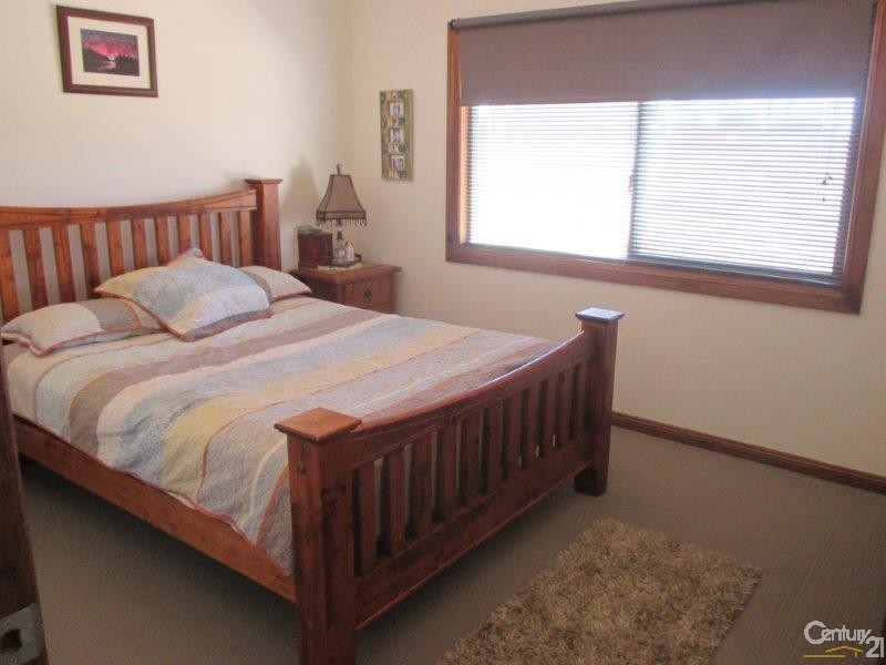 21 Mosley Street, Stirling North SA 5710