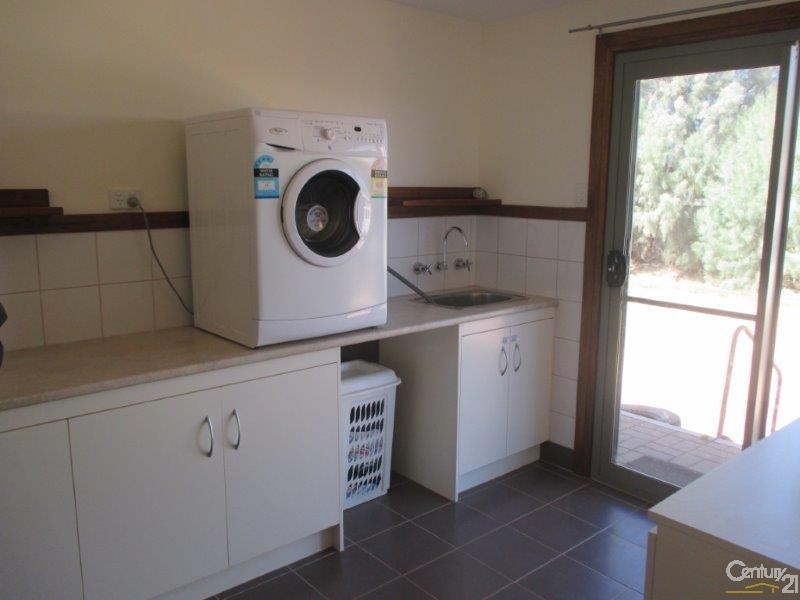 21 Mosley Street, Stirling North SA 5710