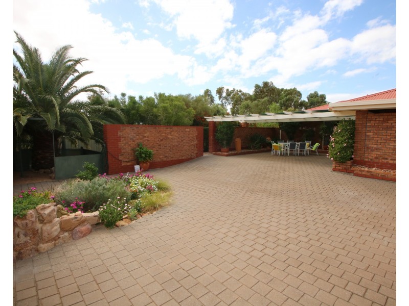 471 Flinders Ranges Way, Stirling North SA 5710