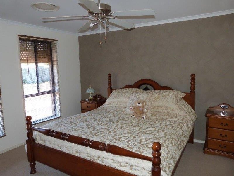 21 Zanker Avenue, Stirling North SA 5710