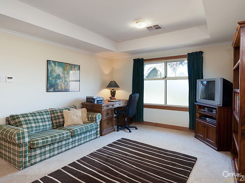 9 Fairfield Road, Mount Barker SA 5251