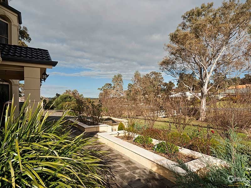 9 Fairfield Road, Mount Barker SA 5251