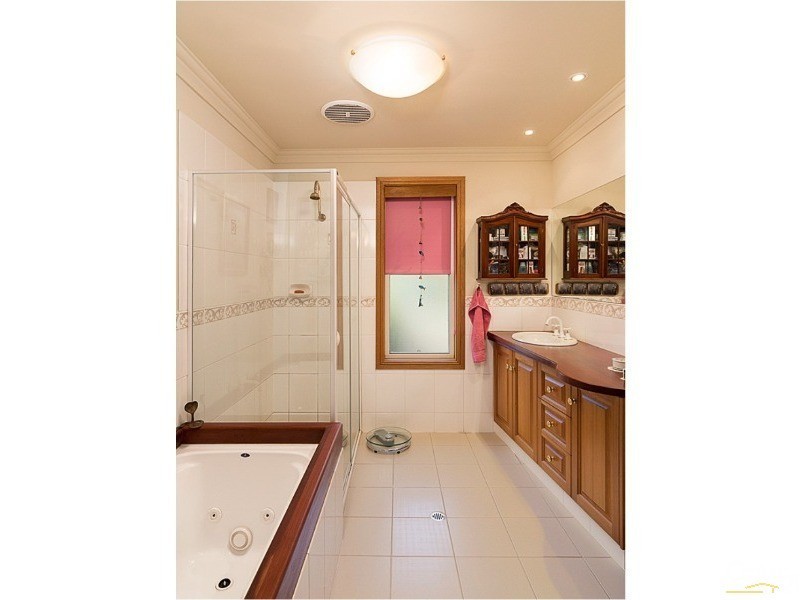 1 Tate Avenue, Mount Barker SA 5251