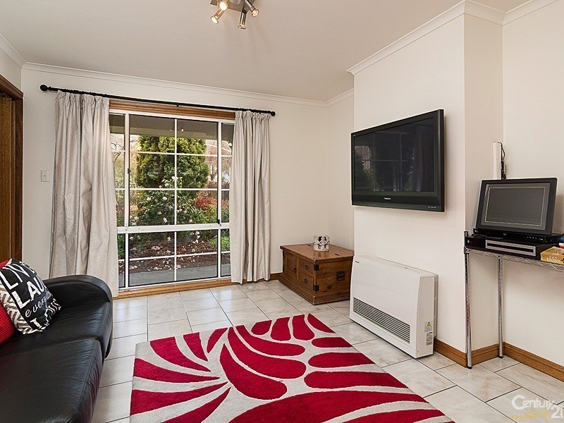 28 Victoria Road, Mount Barker SA 5251
