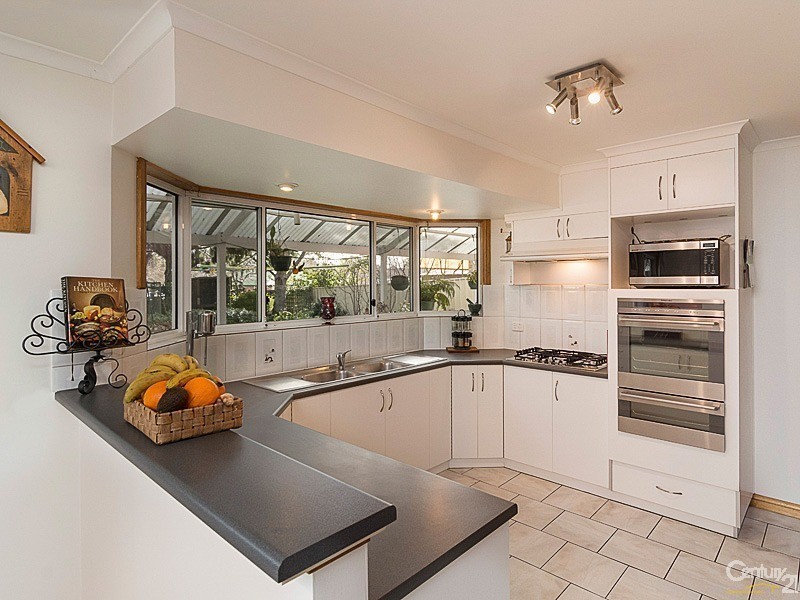 28 Victoria Road, Mount Barker SA 5251