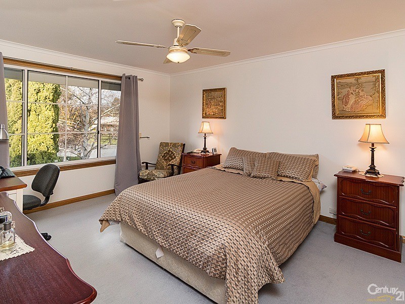 28 Victoria Road, Mount Barker SA 5251