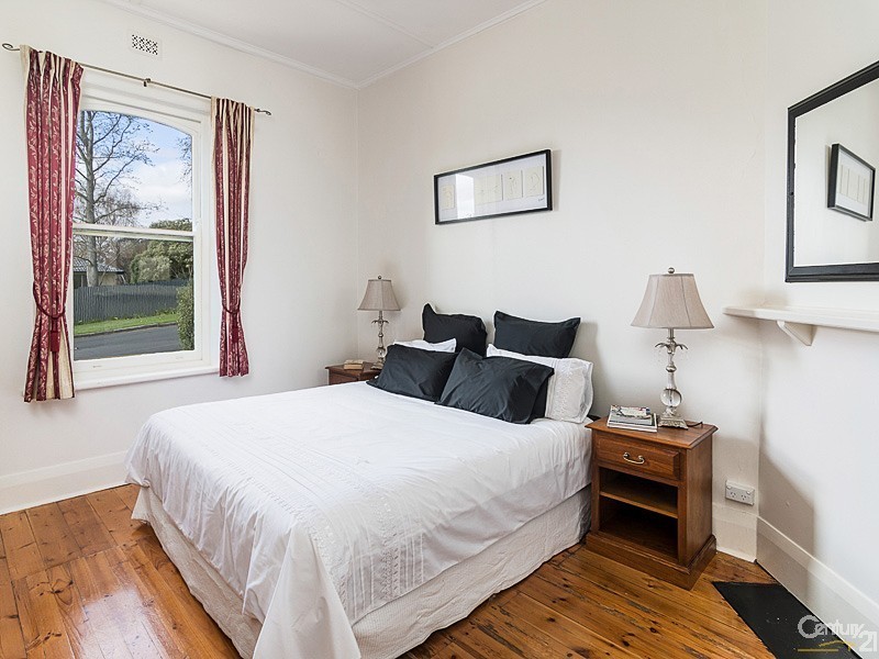 8 Hill Street, Mount Barker SA 5251