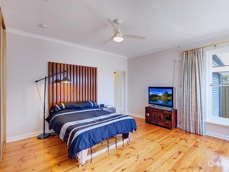 11 Old Beach Road, Brighton SA 5048