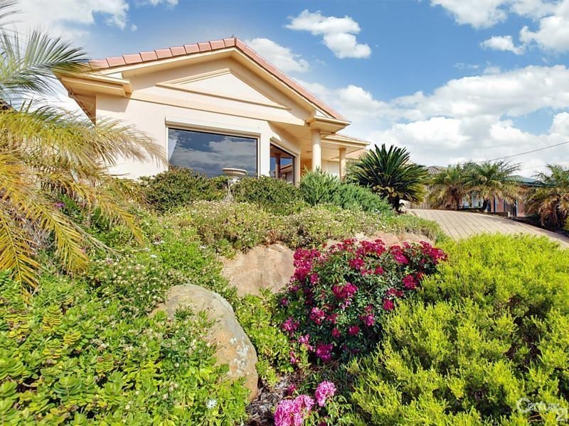 4 Murnada Street, Hallett Cove SA 5158