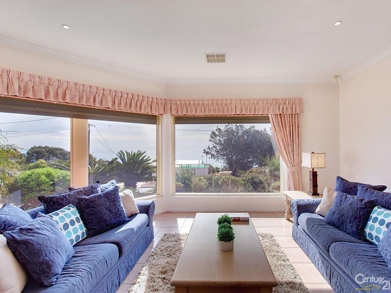 4 Murnada Street, Hallett Cove SA 5158