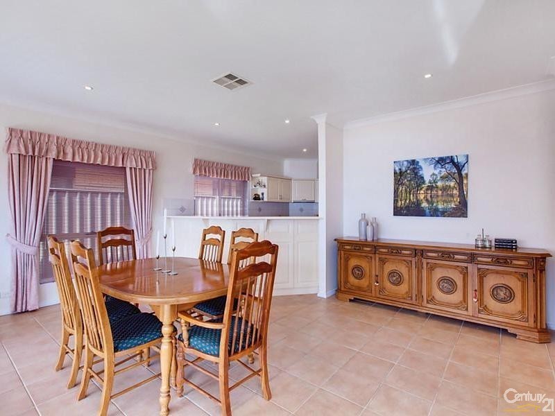 4 Murnada Street, Hallett Cove SA 5158