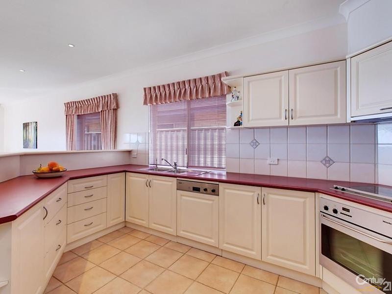 4 Murnada Street, Hallett Cove SA 5158