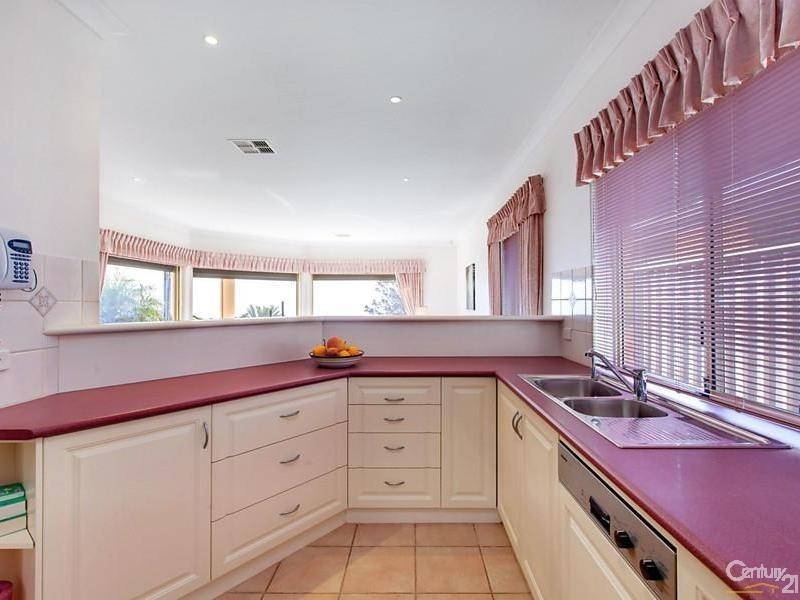 4 Murnada Street, Hallett Cove SA 5158